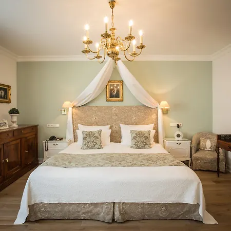 Hotel Belle Epoque