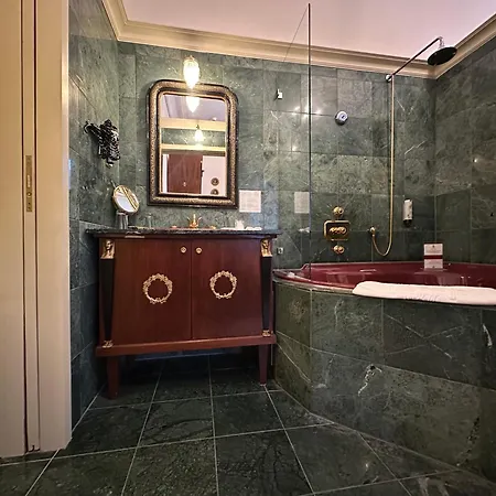 Hotel Belle Epoque