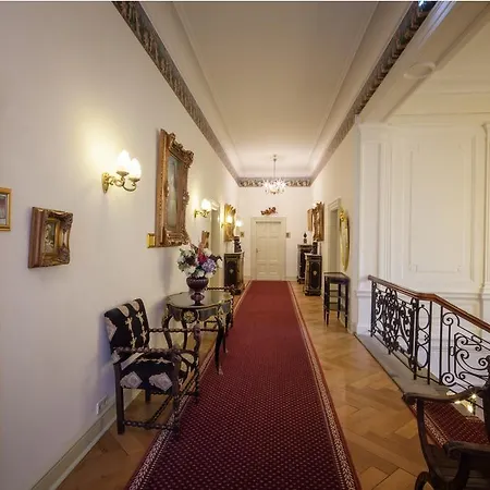 Hotel Belle Epoque